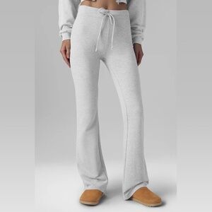 Alo Sway Bootcut Sweatpant, Size M, in Athletic Heather Grey